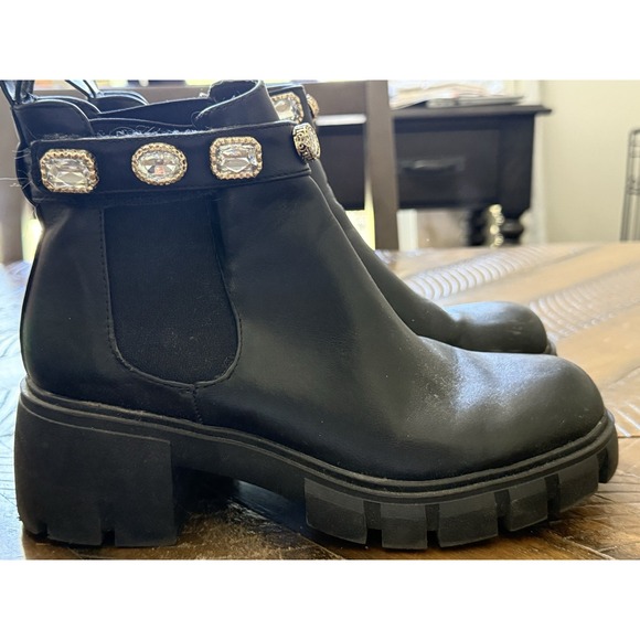Madden Girl Shoes - Black Chelsea Boots Embellished‎ with Crystals Chunky Lug Sole Size 8M